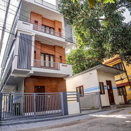 Akr Residency Hotell Kazhakuttam Exteriör bild